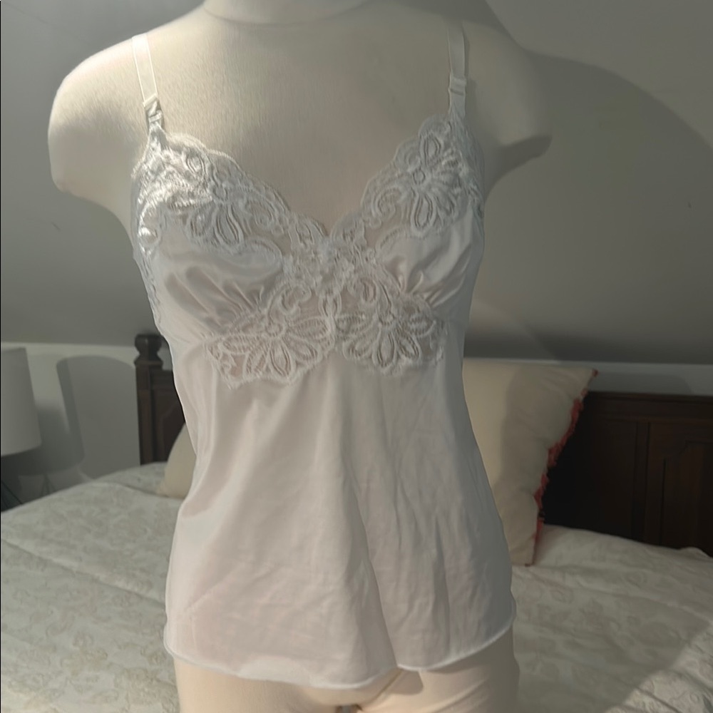Elegant Vintage White Lace Camisole shadowline size 34 c